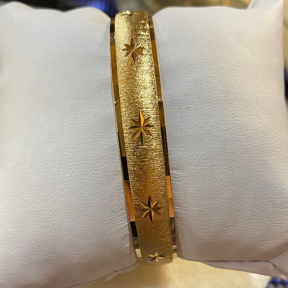 Vintage Monet Gold Bangle Bracelet - Picture 2 of 3